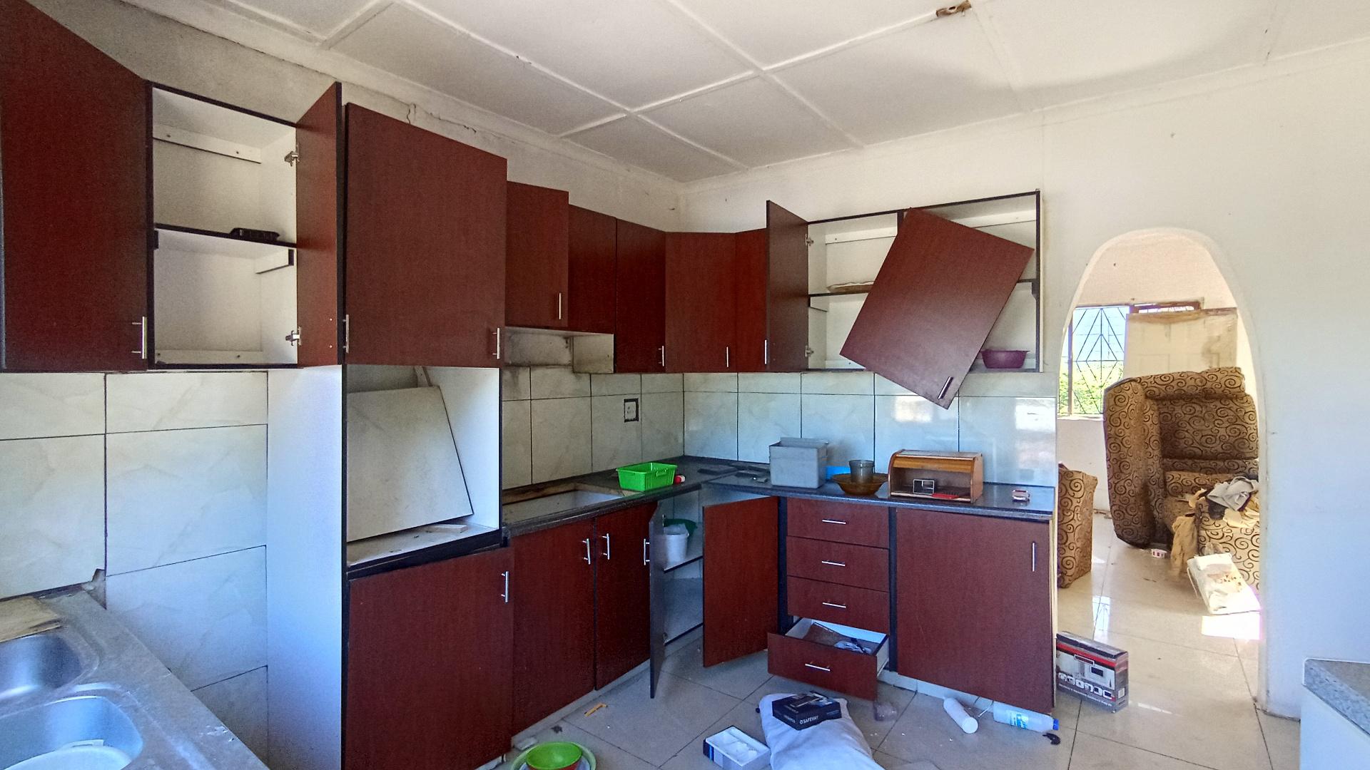 Kitchen - 16 square meters of property in Moorton