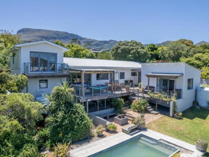 4 Bedroom House for Sale For Sale in Chapmans Peak - MR677201