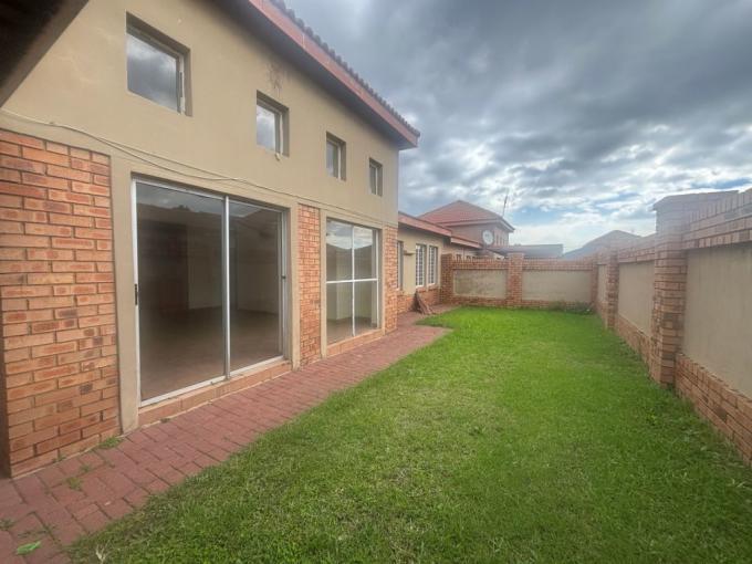 3 Bedroom Simplex for Sale For Sale in Reyno Ridge - MR677220