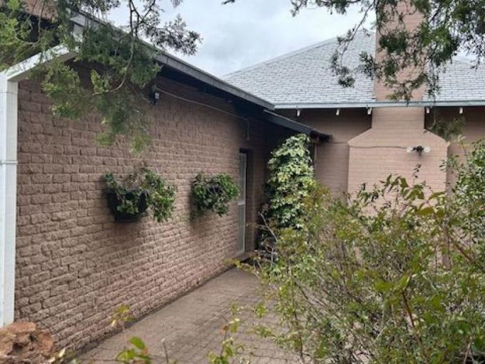 3 Bedroom House for Sale For Sale in Bergsig - MR677221