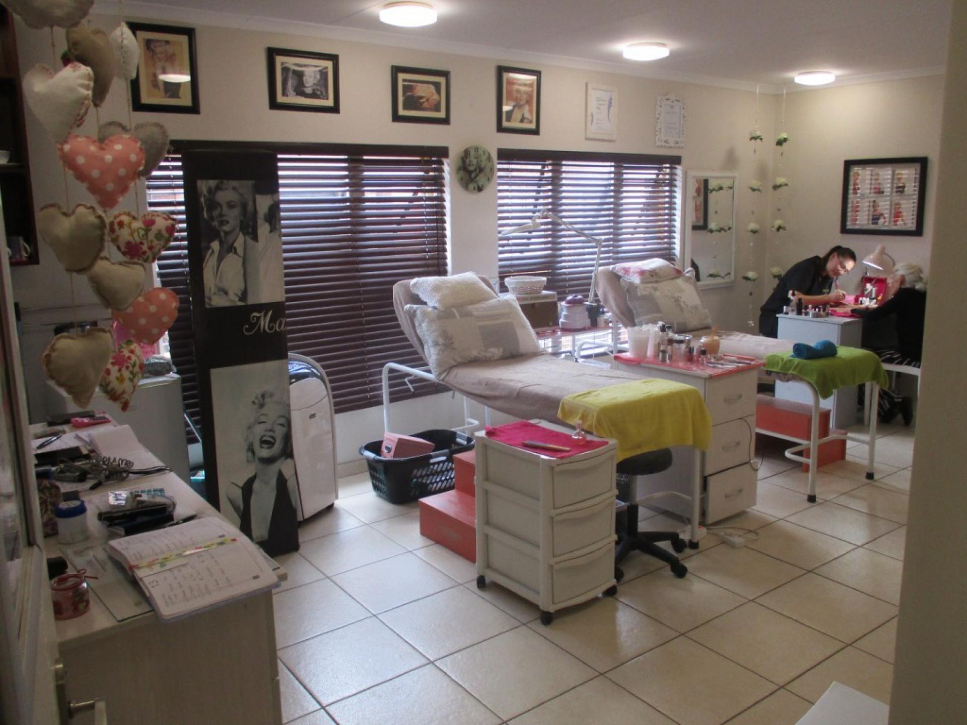  of property in Willow Park Manor