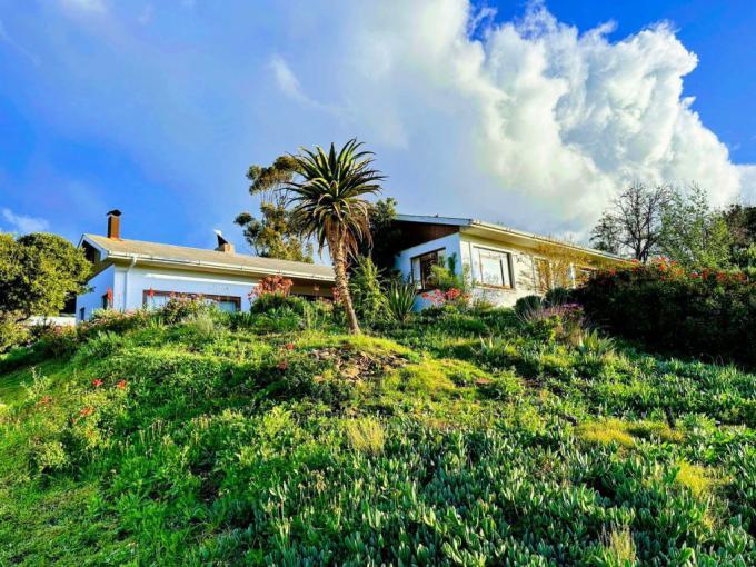 4 Bedroom House for Sale For Sale in Barrydale - MR677302