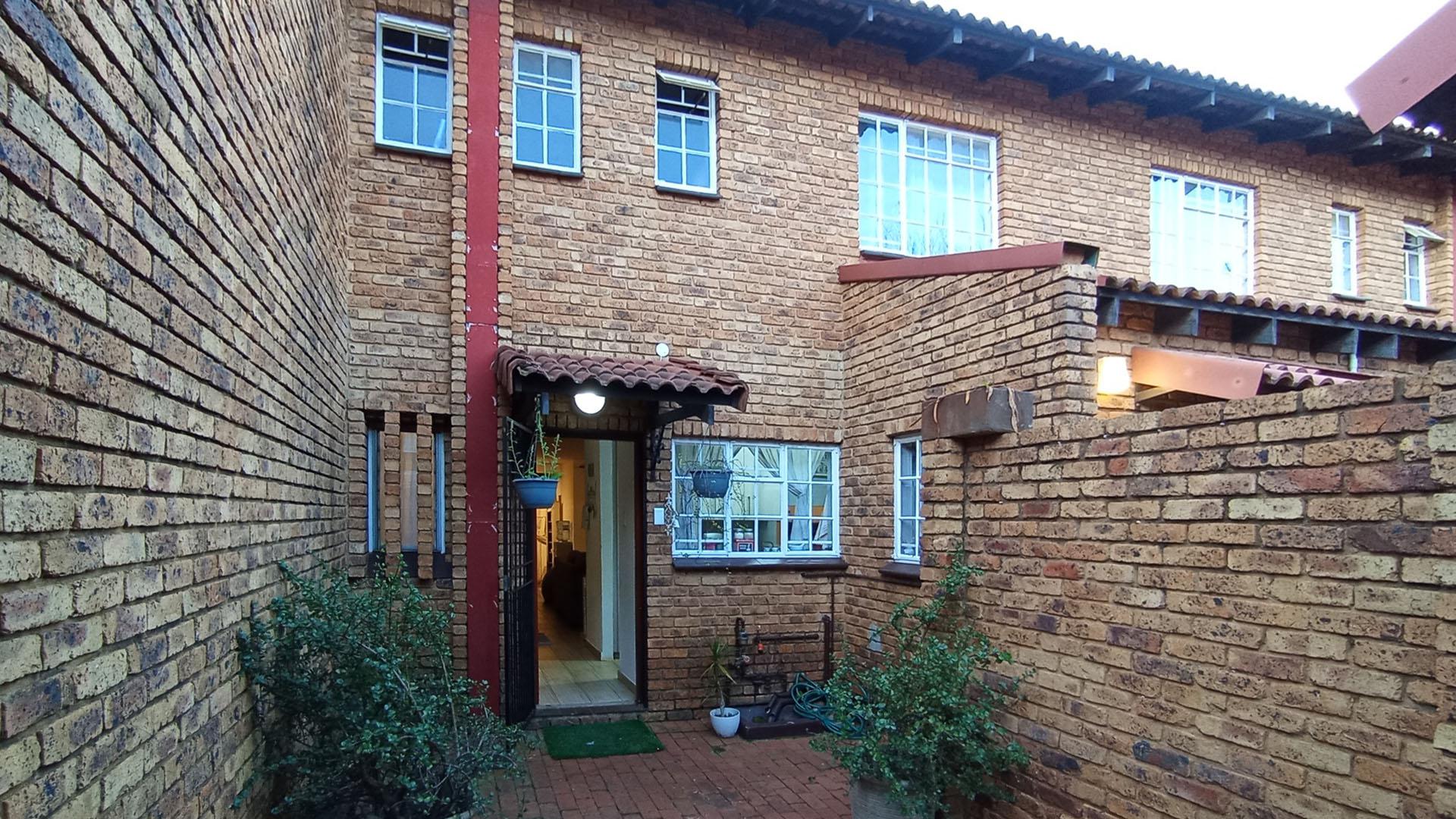 Front View of property in Hennopspark