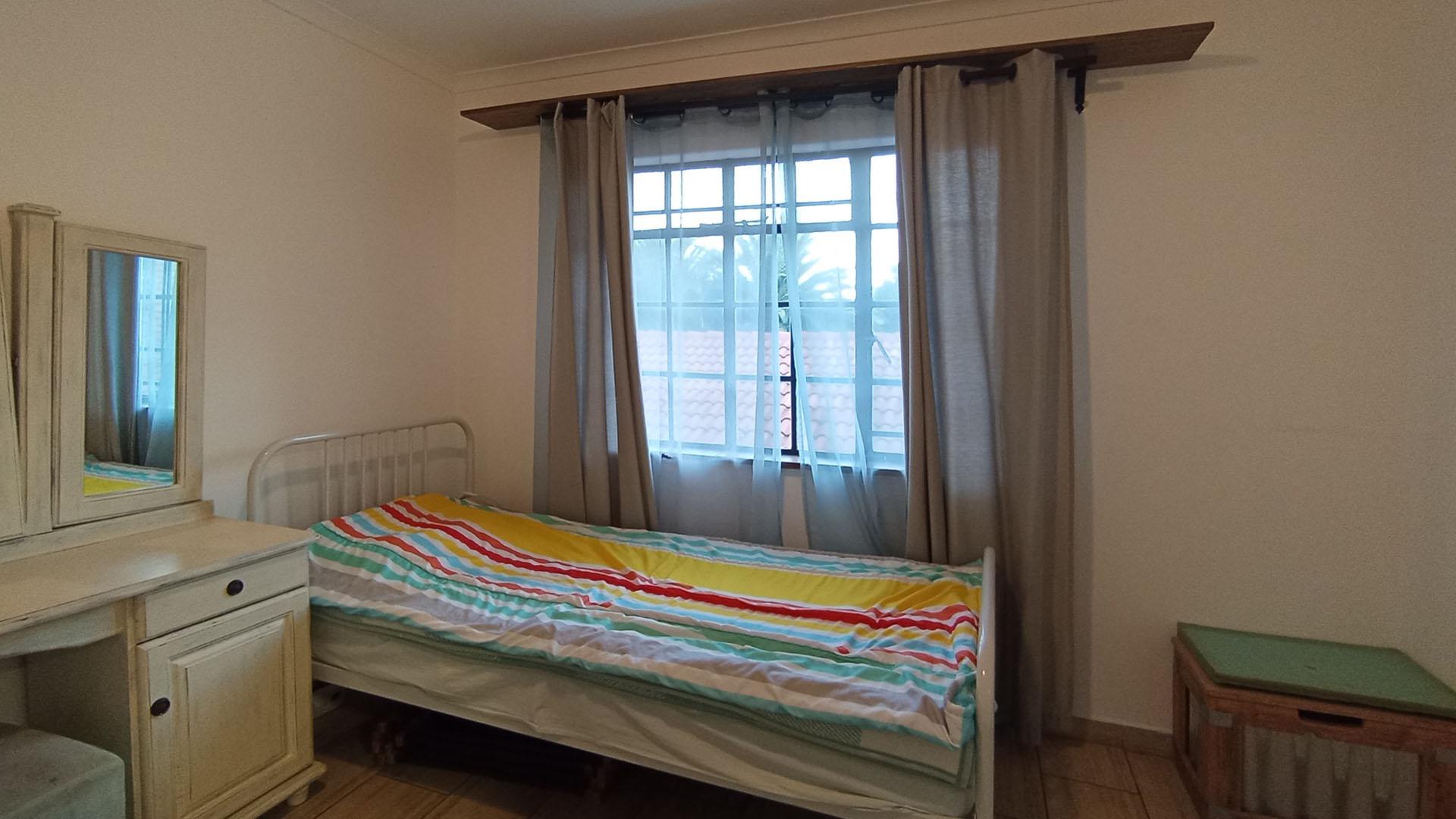 Bed Room 3 - 13 square meters of property in Hennopspark