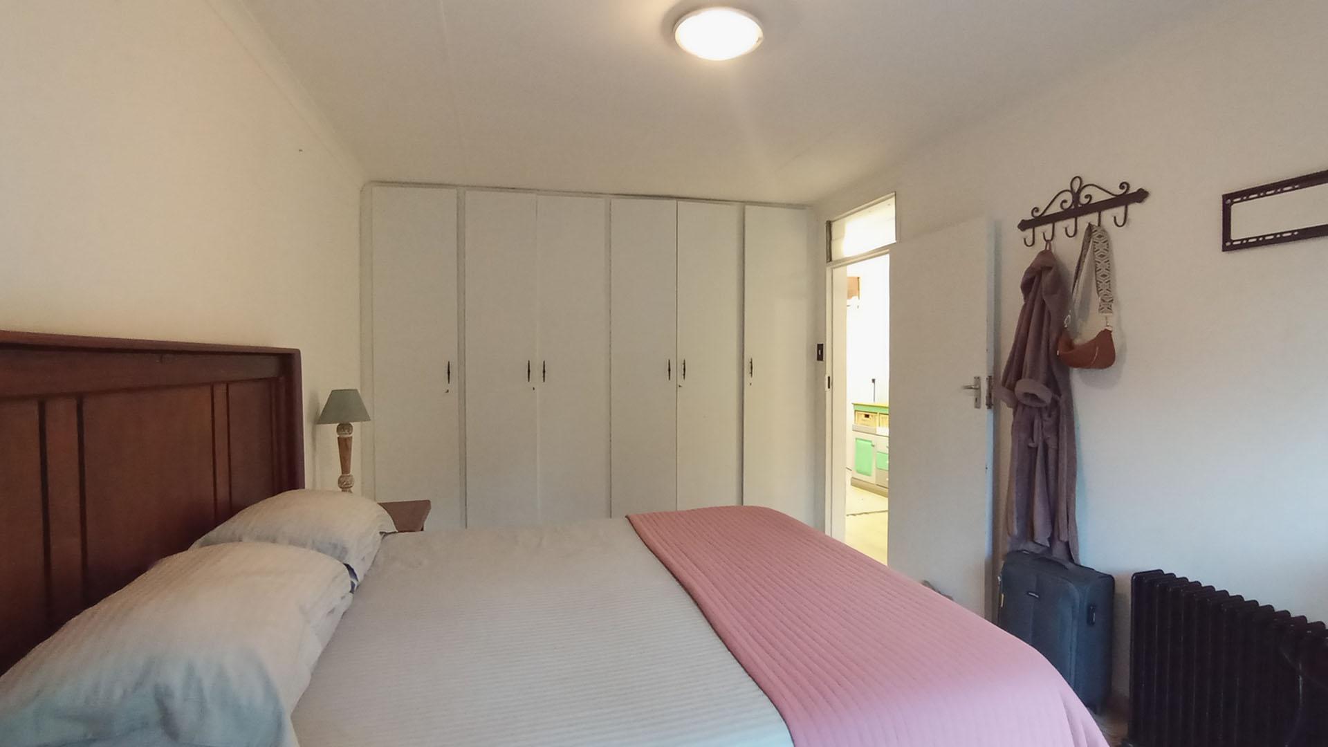Bed Room 2 - 19 square meters of property in Hennopspark