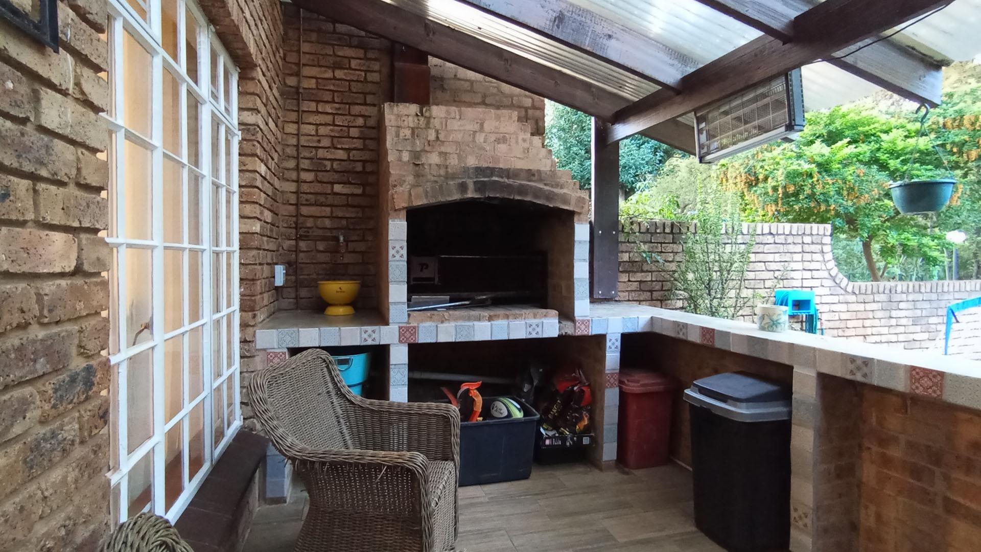 Patio - 19 square meters of property in Hennopspark