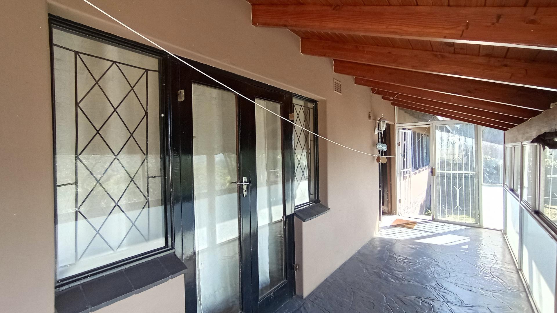 Patio - 46 square meters of property in Yellowwood Park 