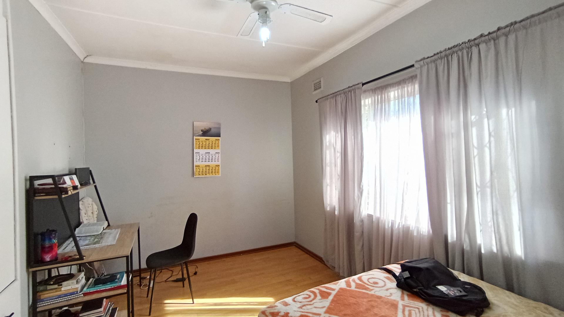 Bed Room 2 - 17 square meters of property in Yellowwood Park 