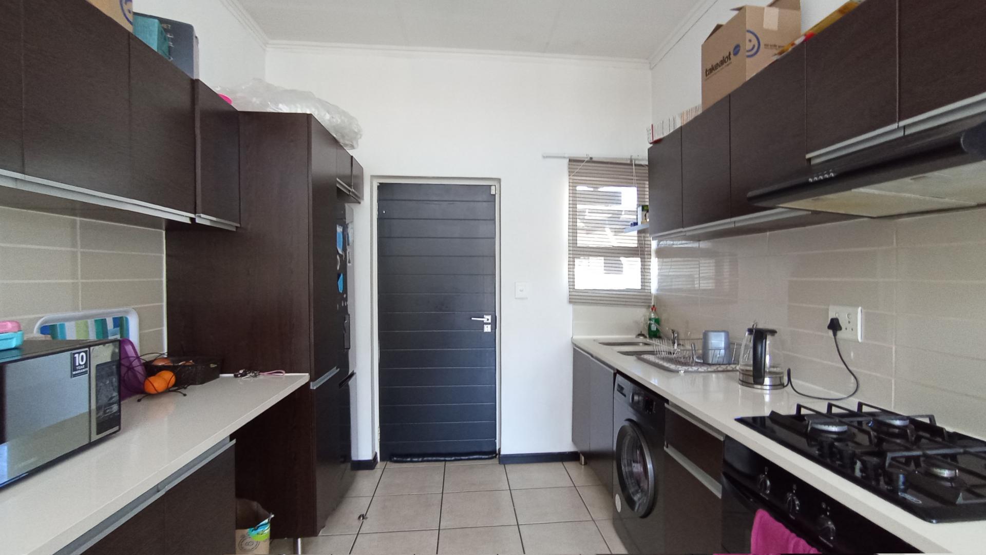 Kitchen - 9 square meters of property in Greenstone Hill
