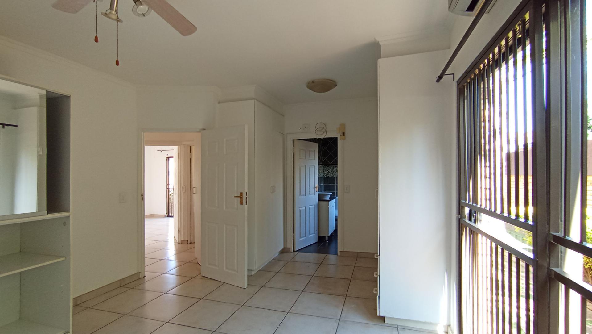 Main Bedroom - 18 square meters of property in New Redruth