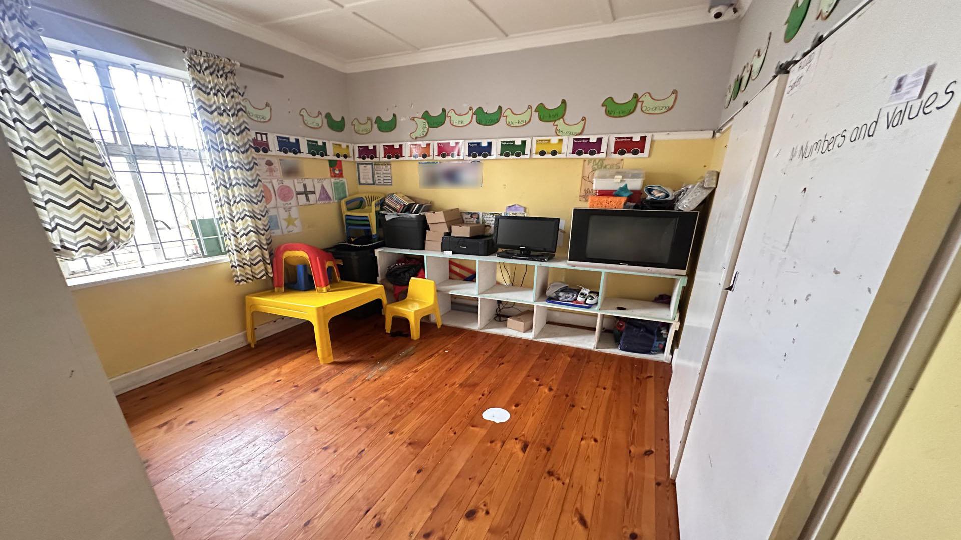 Bed Room 1 of property in Port Elizabeth Central