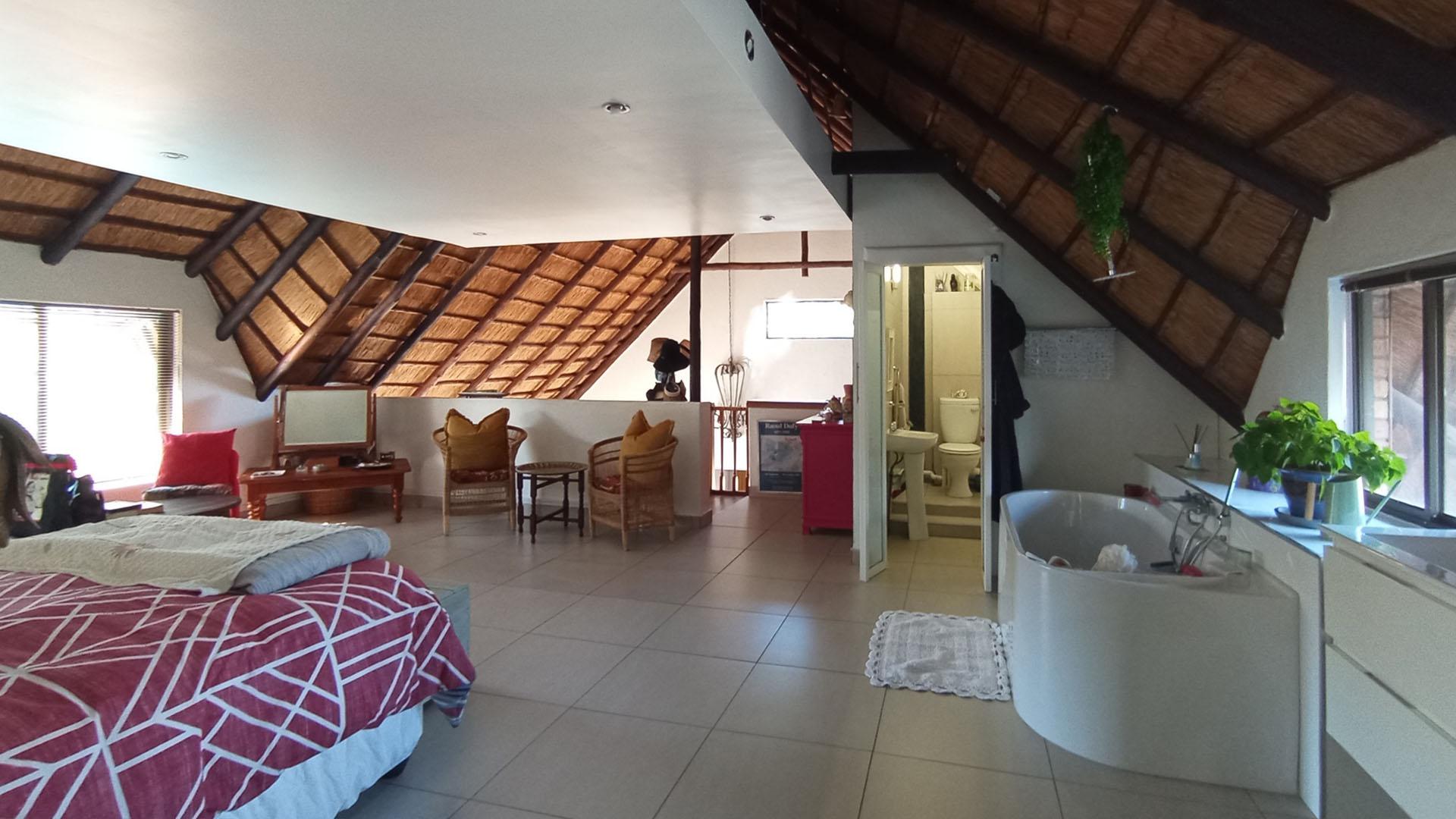 Bed Room 3 - 68 square meters of property in Faerie Glen