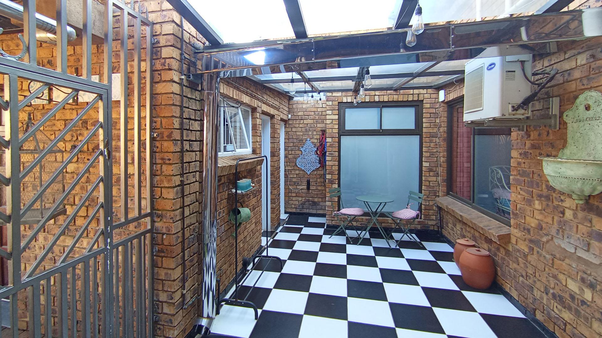 Backyard - 20 square meters of property in Faerie Glen