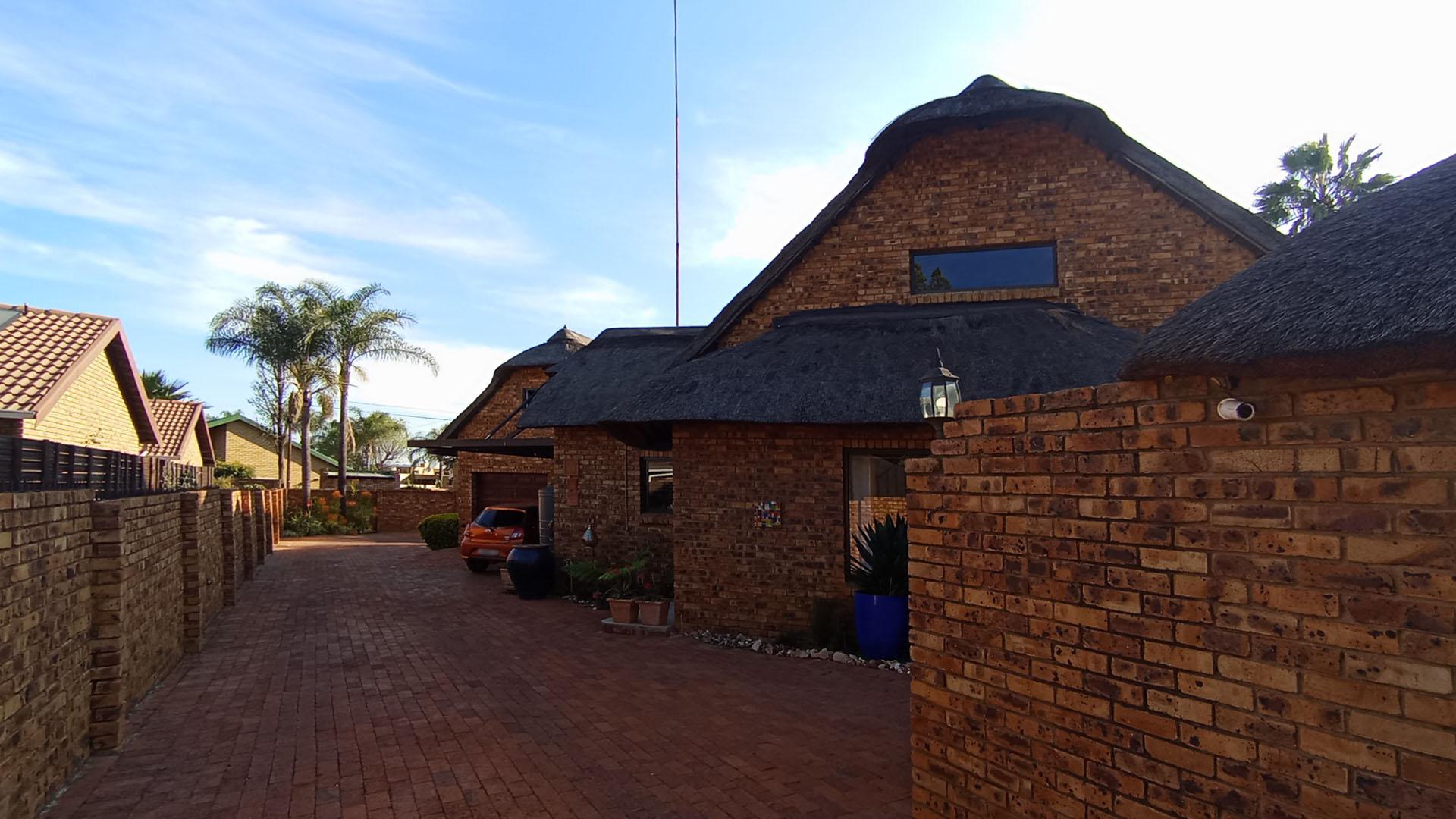 Front View of property in Faerie Glen
