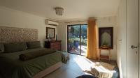 Main Bedroom - 22 square meters of property in Faerie Glen