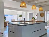  of property in Bloubergstrand