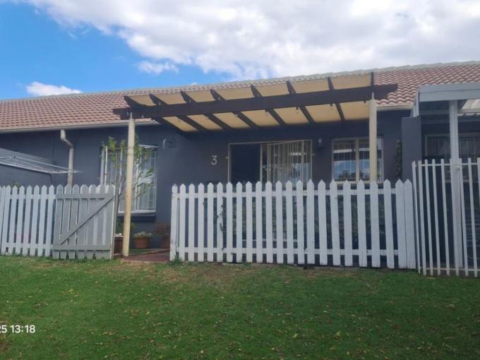 2 Bedroom Apartment for Sale For Sale in Greenstone Hill - MR677361