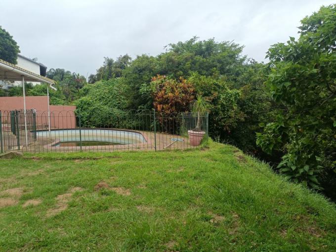 3 Bedroom House for Sale For Sale in Amanzimtoti  - MR677369
