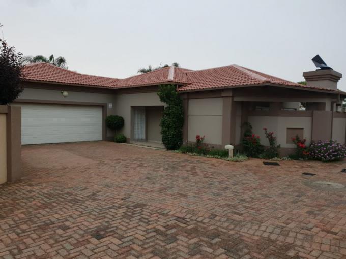 3 Bedroom Simplex to Rent in Wilkoppies - Property to rent - MR677376