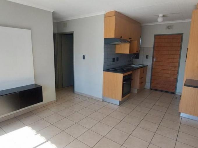 2 Bedroom Sectional Title to Rent in Kibler Park - Property to rent - MR677418