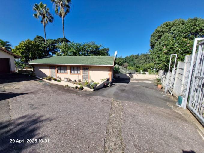 4 Bedroom House for Sale For Sale in Queensburgh - MR677421