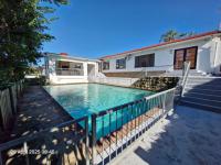  of property in Queensburgh