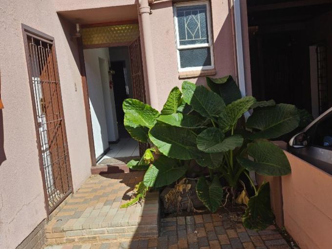 2 Bedroom Simplex for Sale For Sale in Brackenhurst - MR677430