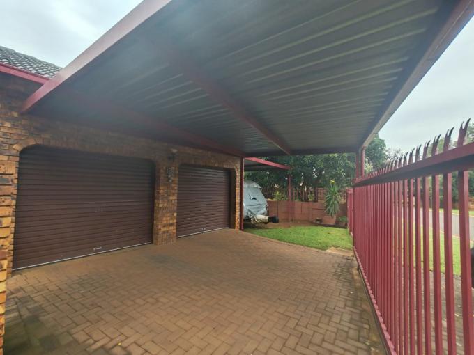 3 Bedroom House to Rent in Die Wilgers - Property to rent - MR677438