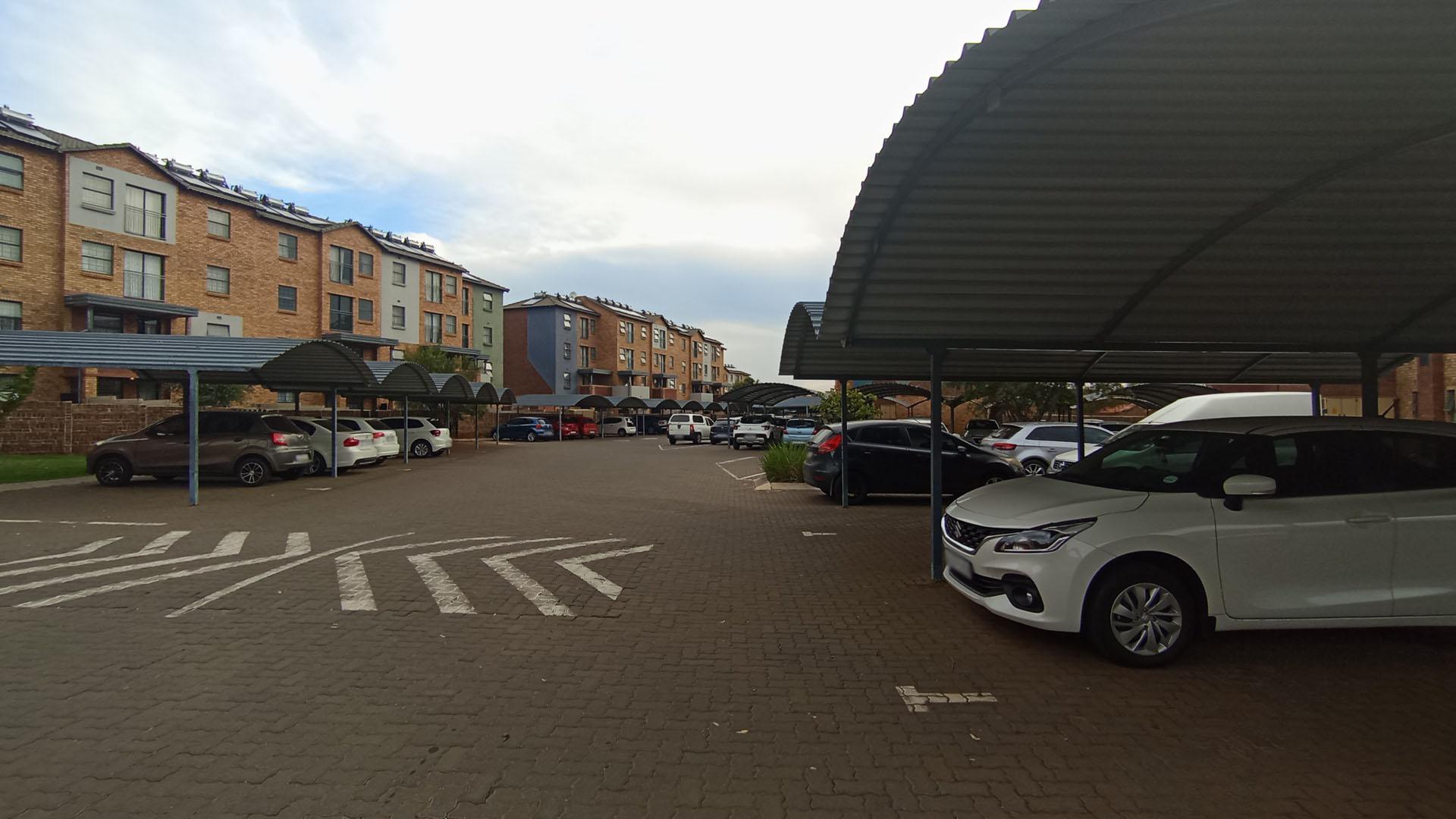 Front View of property in Montana Tuine