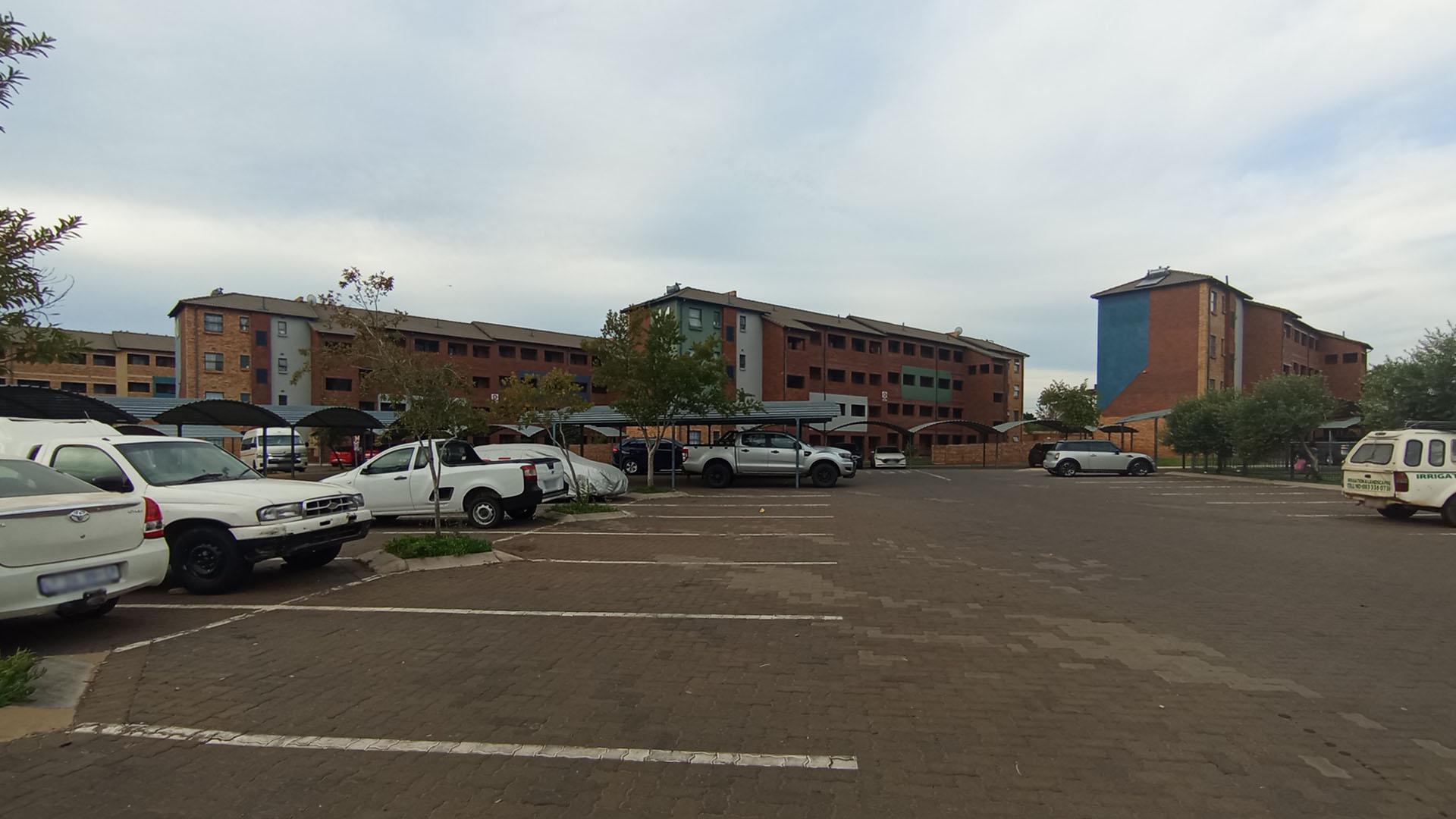 Front View of property in Montana Tuine