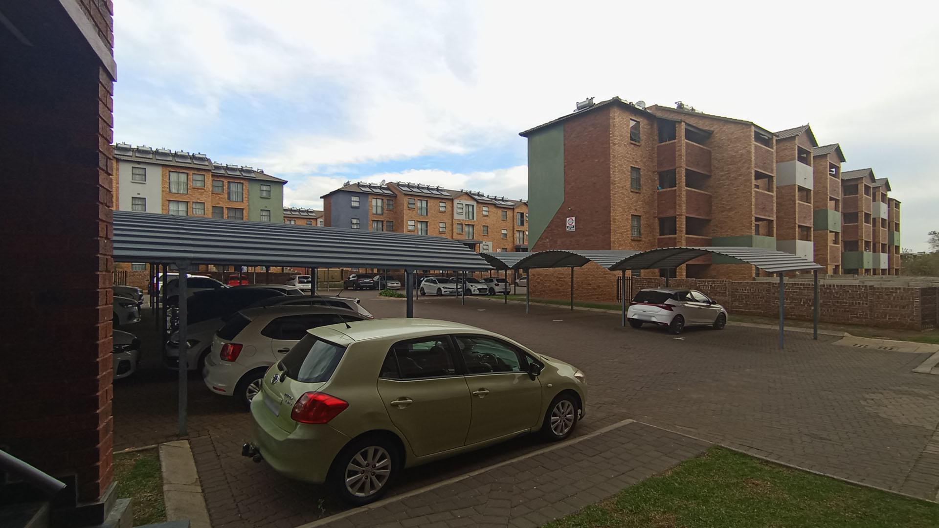 Front View of property in Montana Tuine