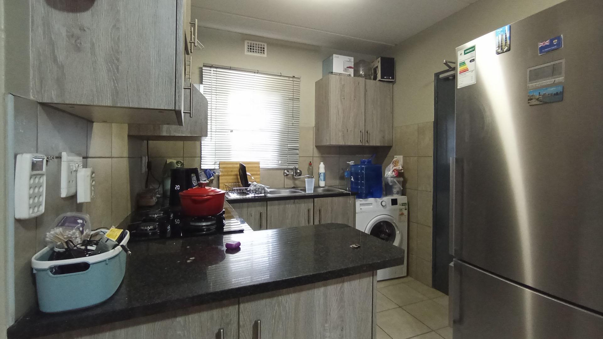 Kitchen - 6 square meters of property in Montana Tuine