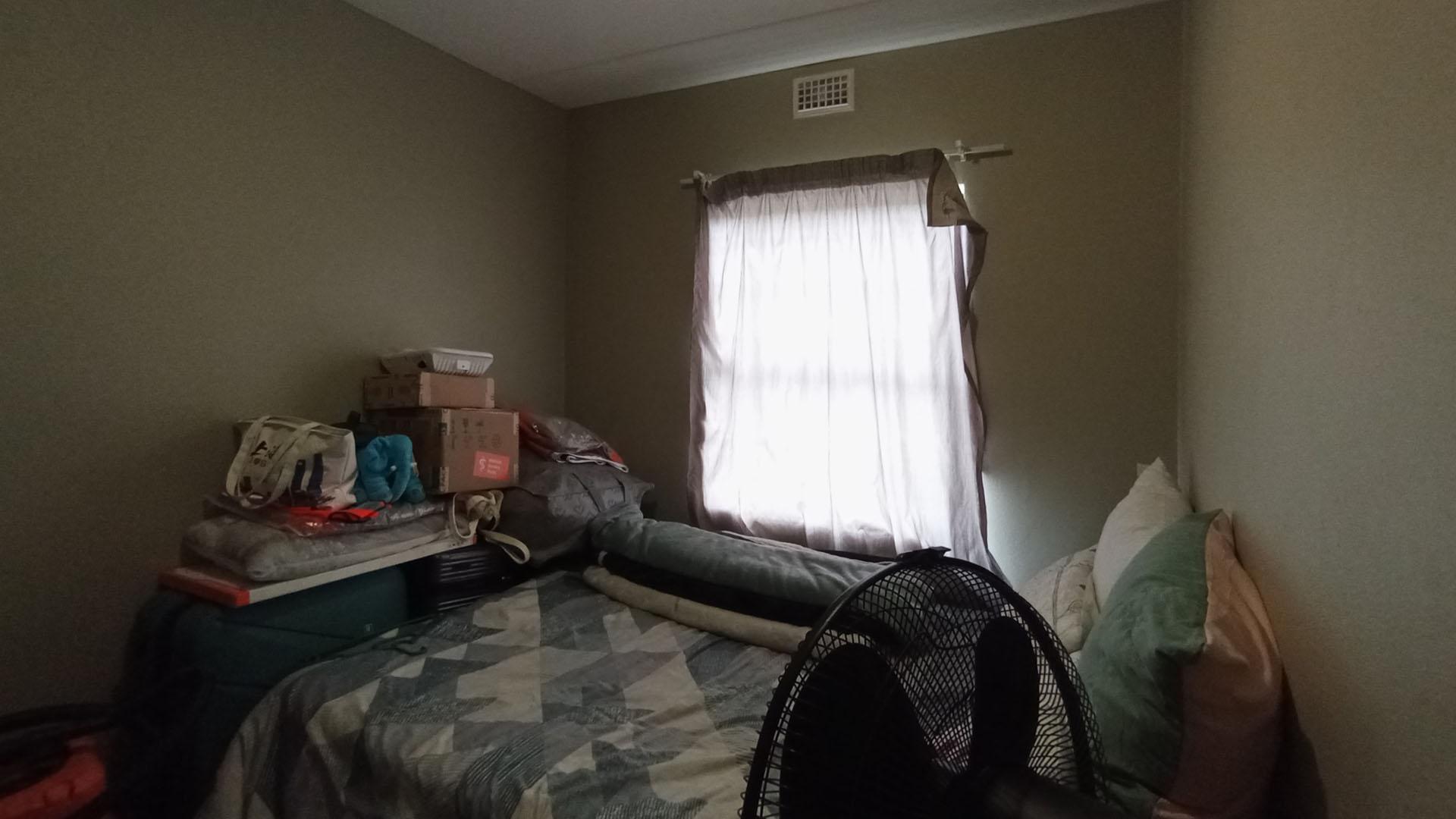 Bed Room 2 - 8 square meters of property in Montana Tuine