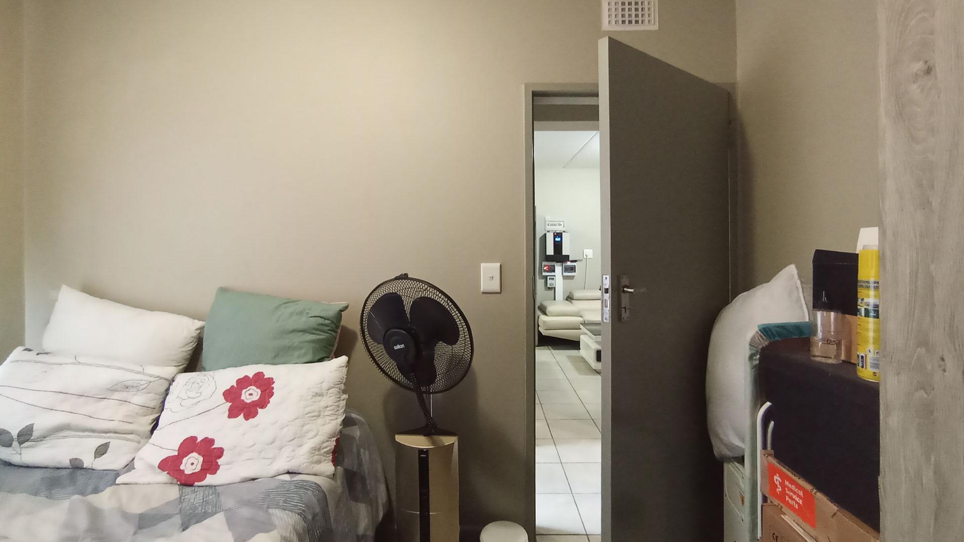 Bed Room 2 - 8 square meters of property in Montana Tuine