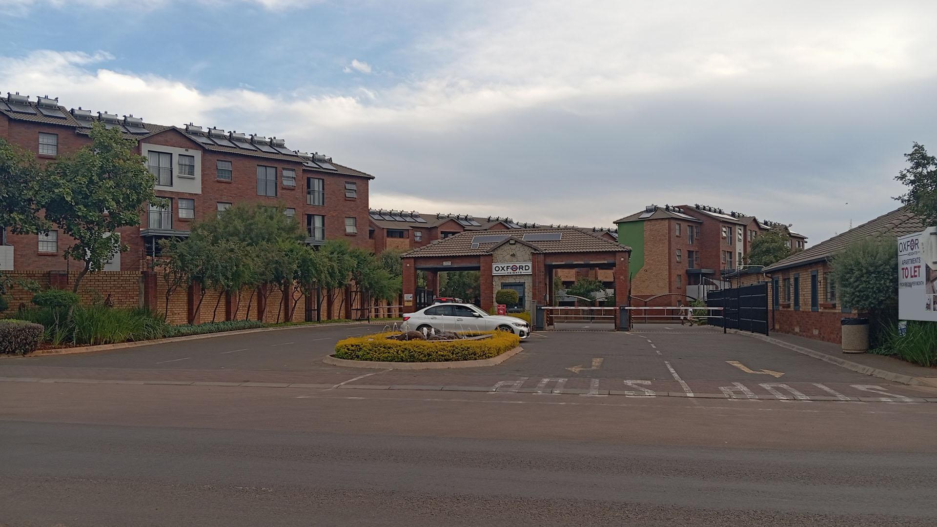 Front View of property in Montana Tuine