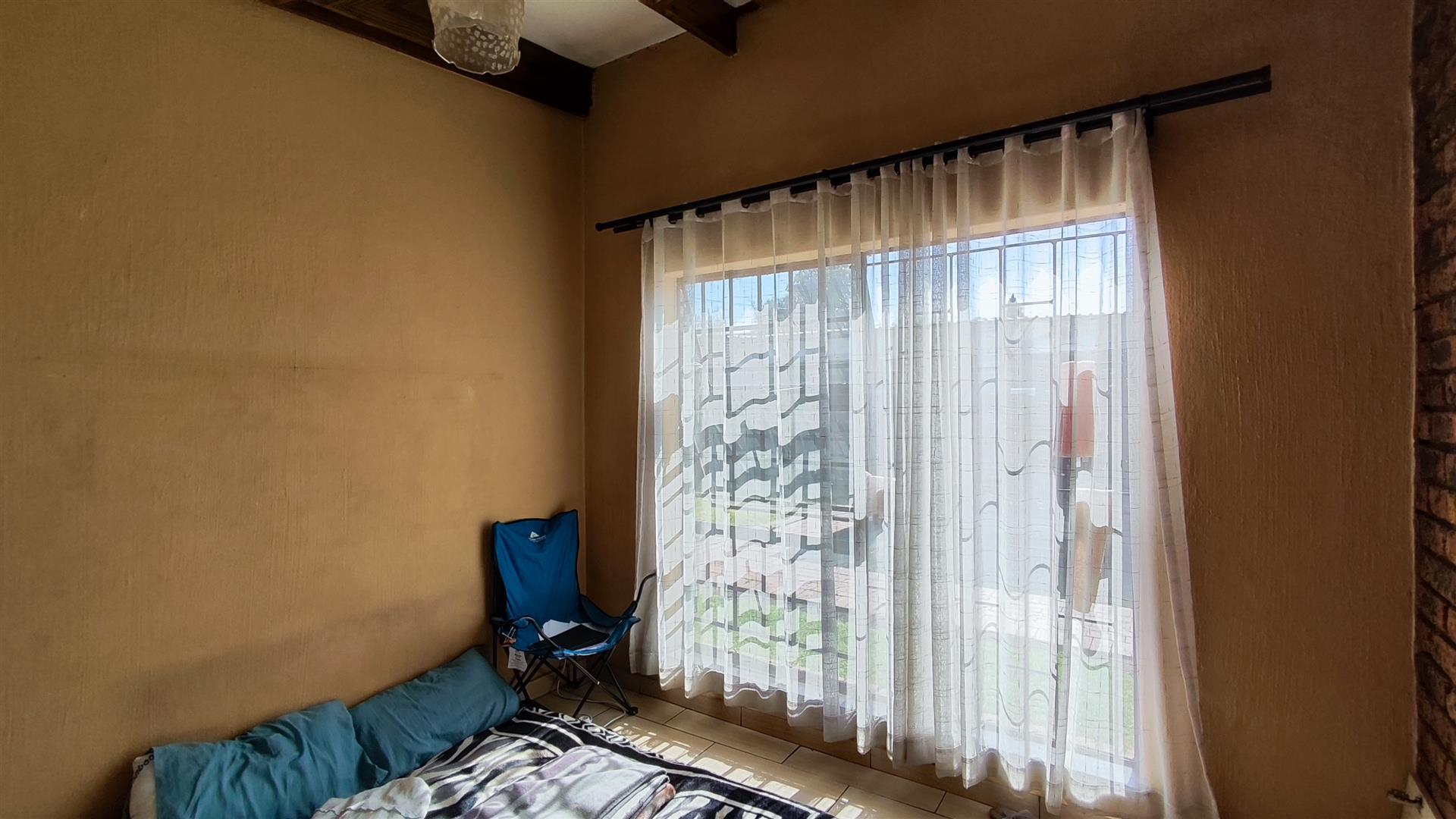 Bed Room 2 - 11 square meters of property in Dalpark