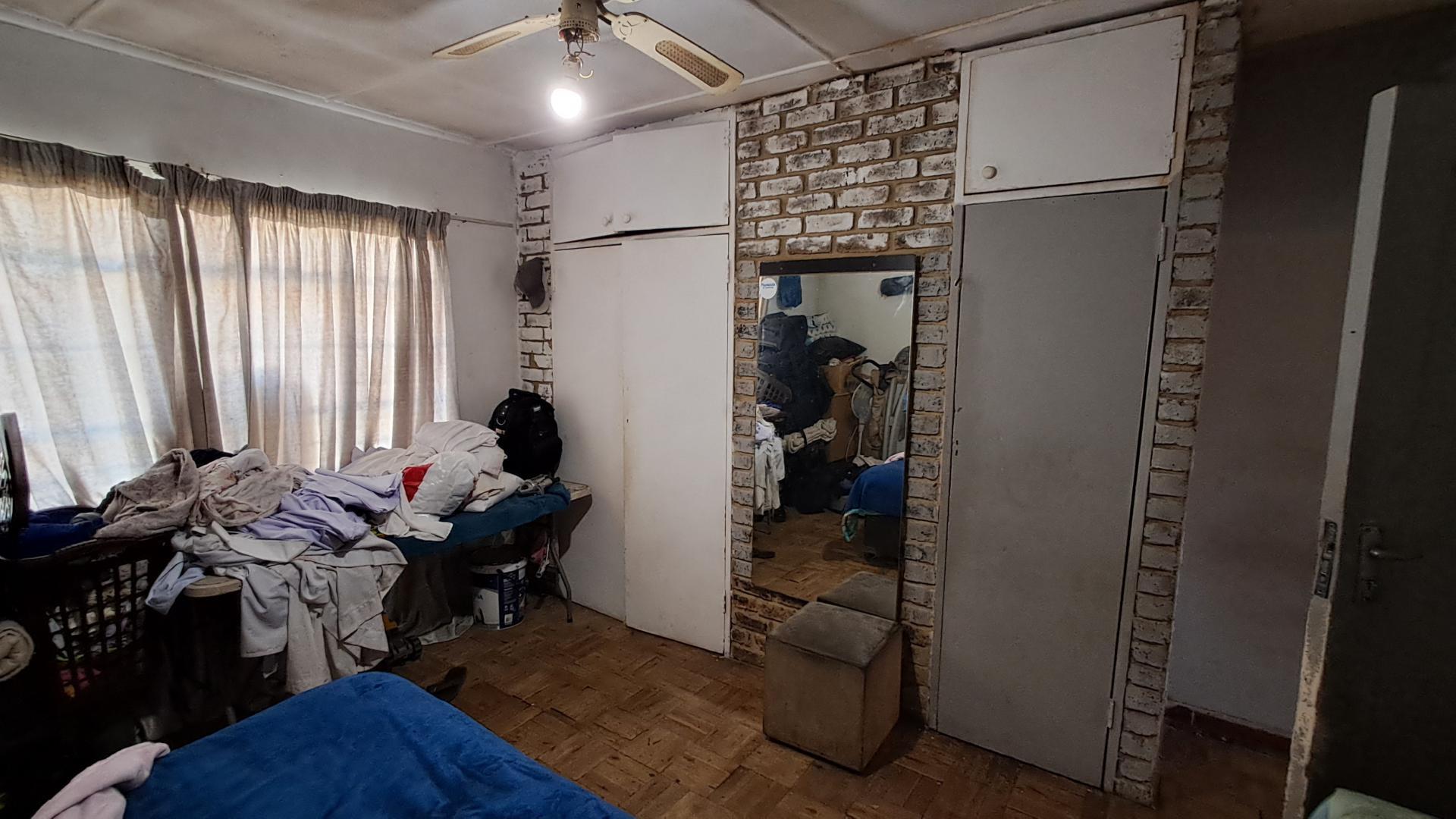 Bed Room 1 of property in Vanderbijlpark