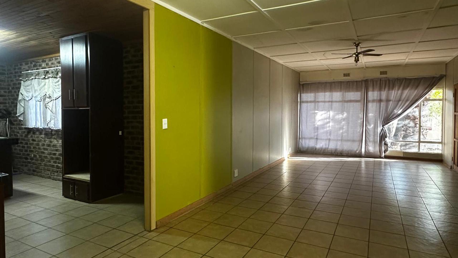 Lounges of property in DEALESVILLE