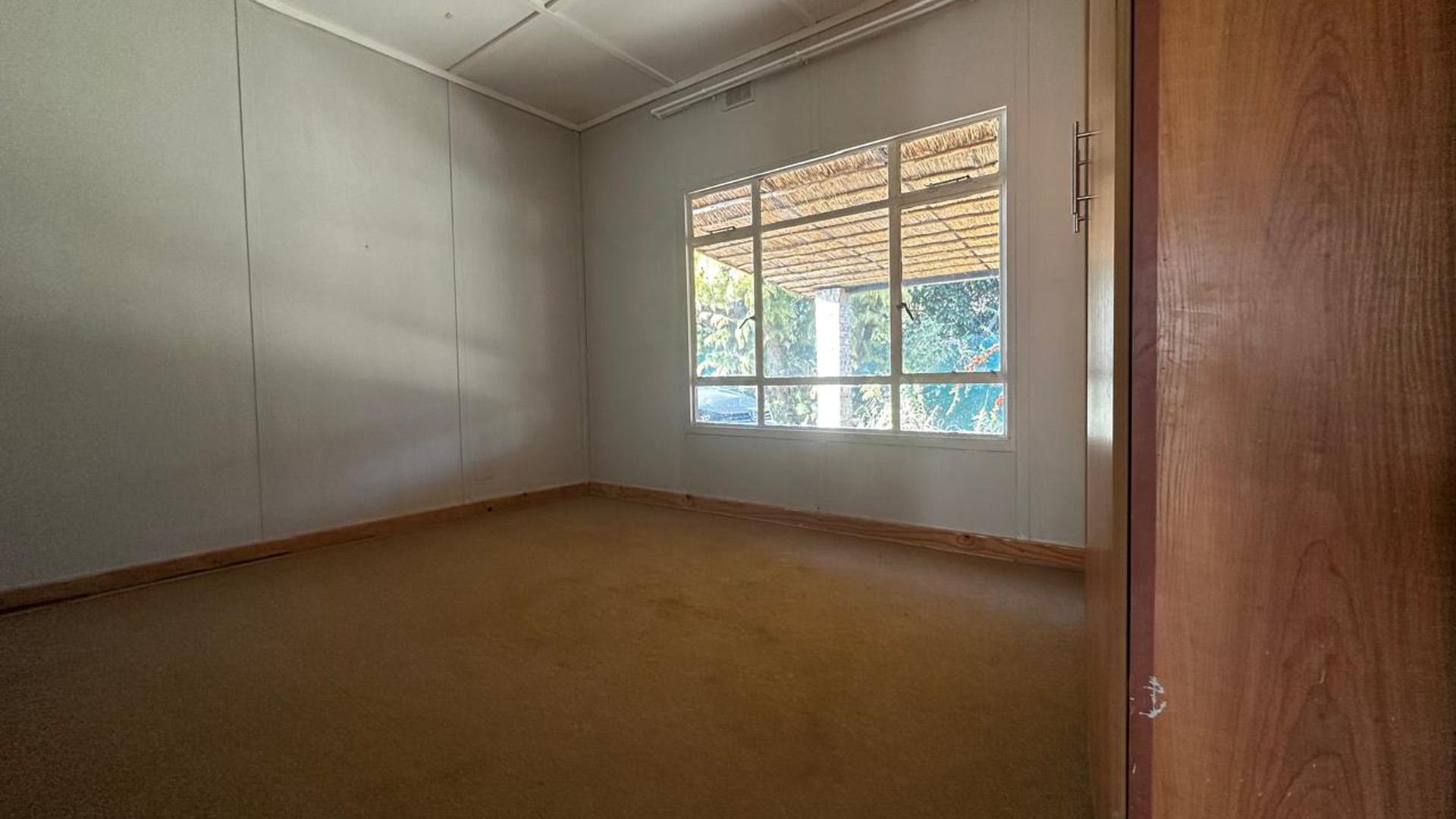 Bed Room 1 of property in DEALESVILLE