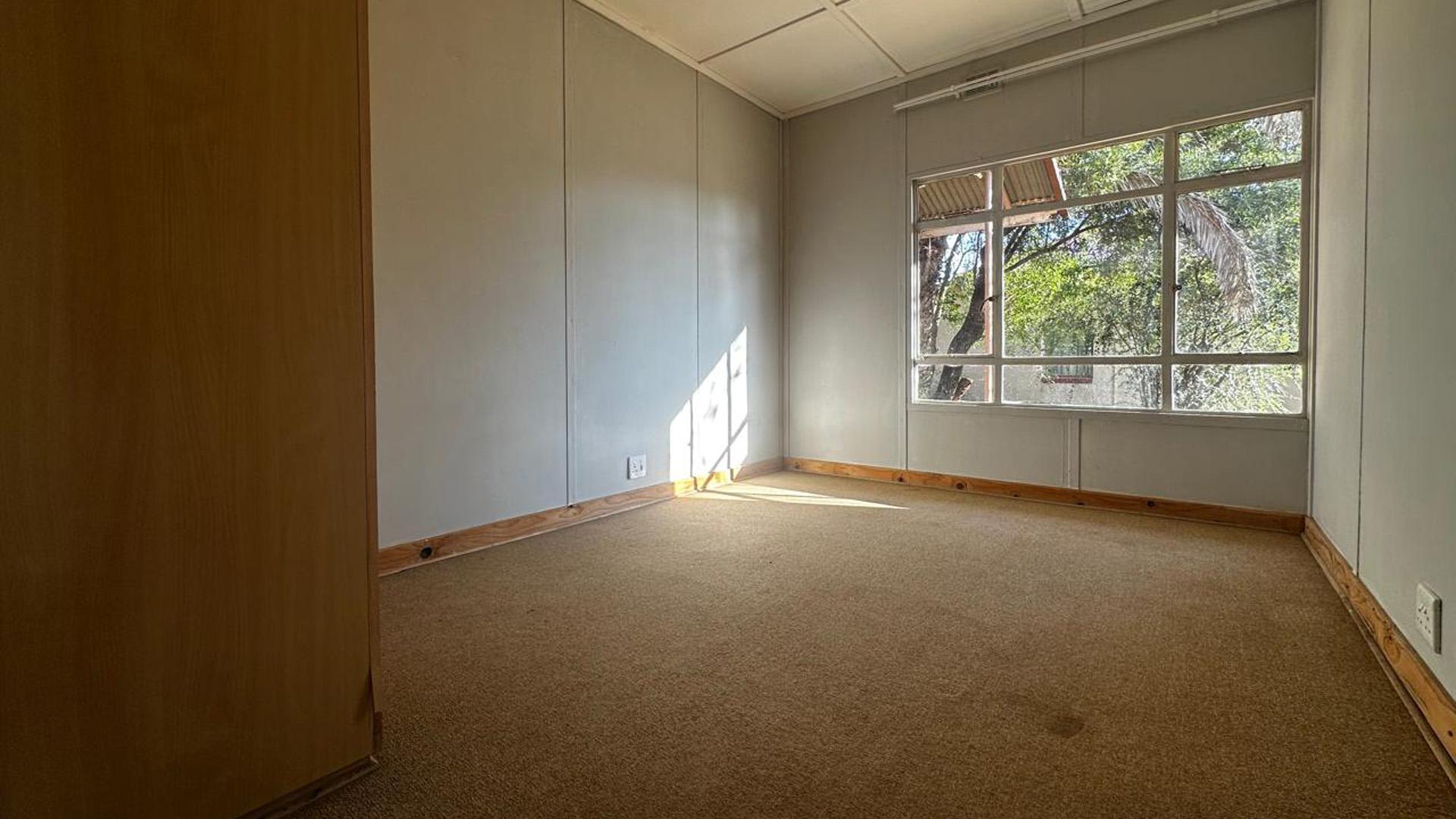 Bed Room 2 of property in DEALESVILLE