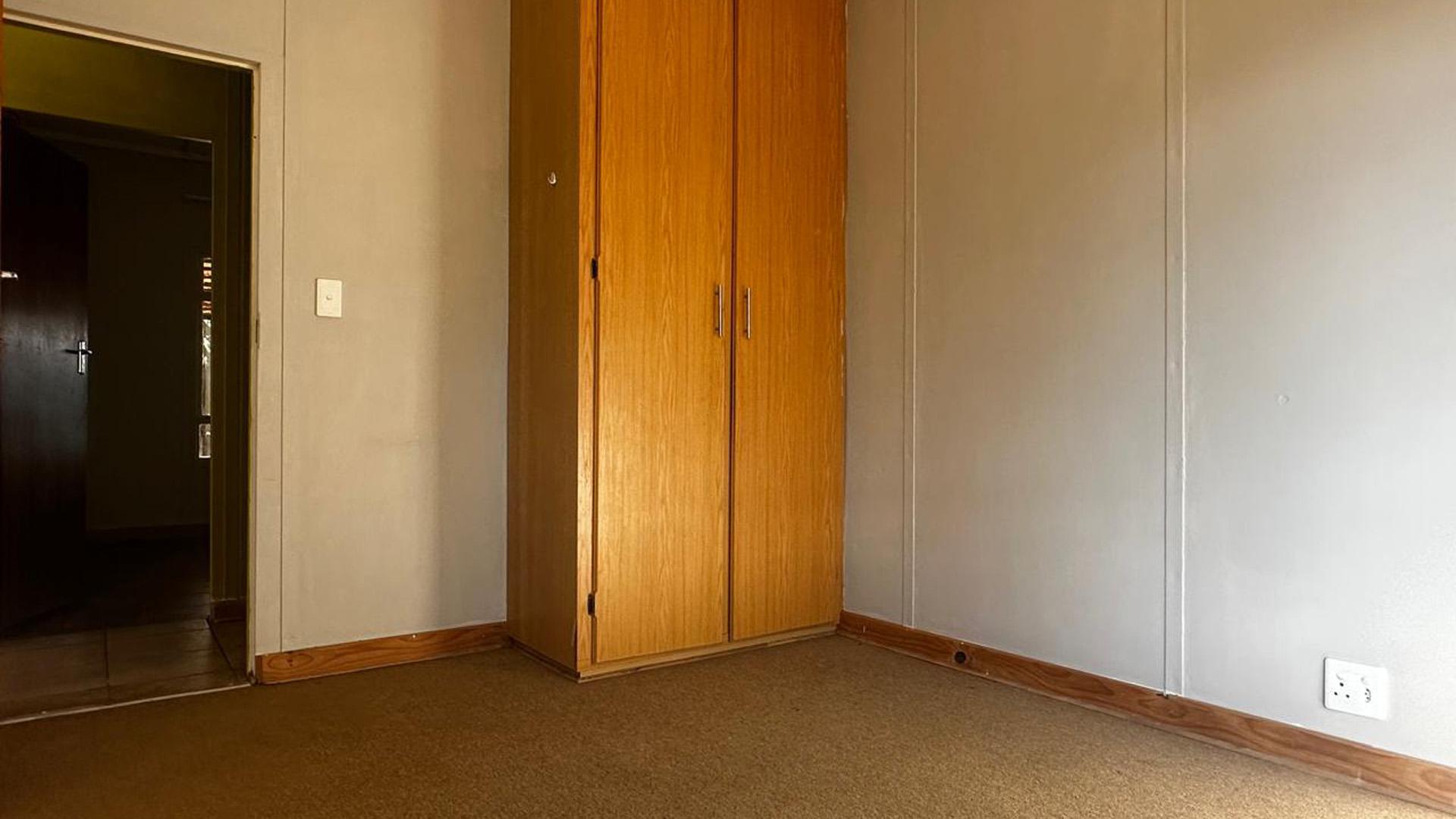 Bed Room 2 of property in DEALESVILLE