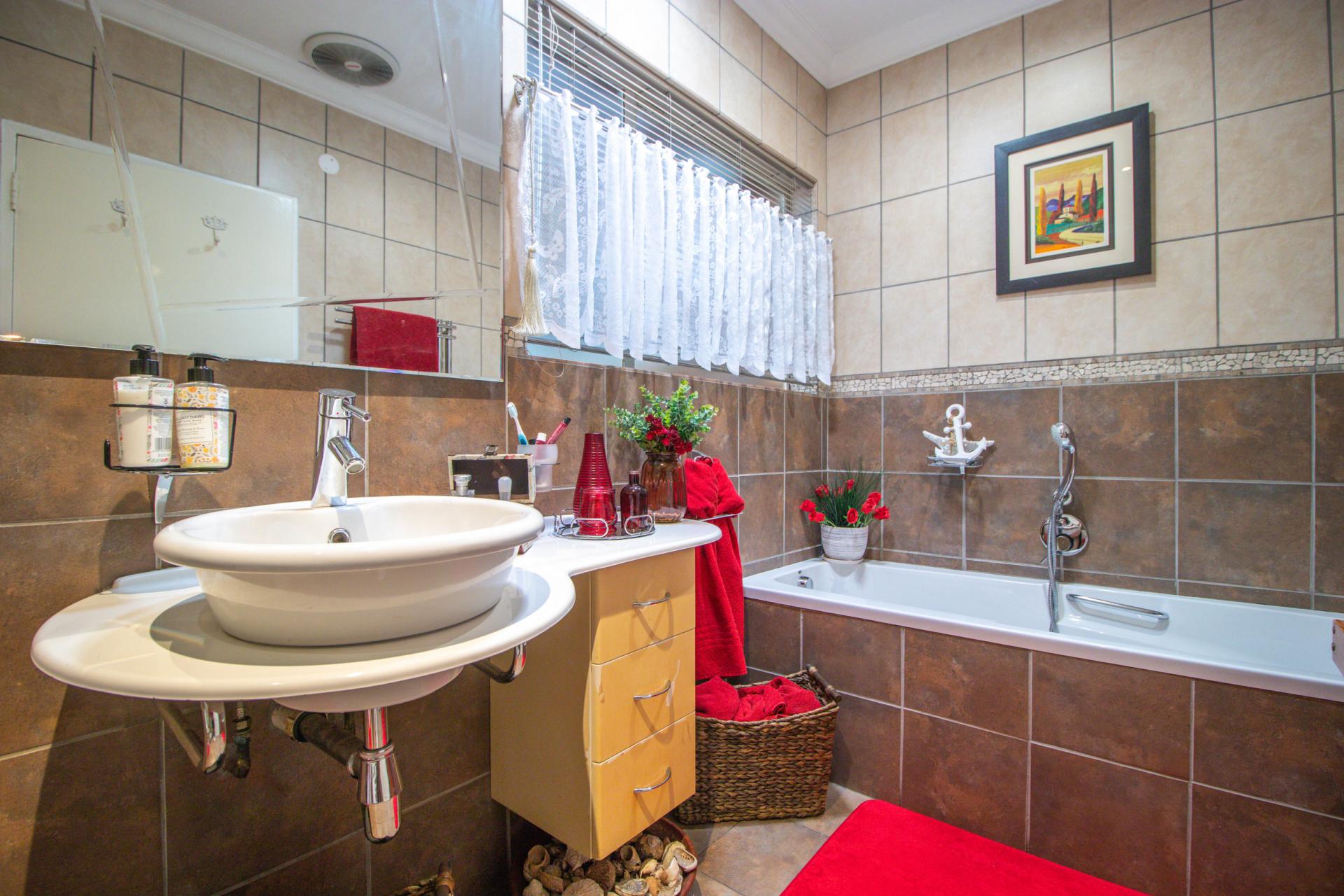  of property in Moreletapark