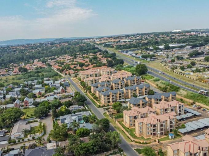 2 Bedroom Apartment for Sale For Sale in North Riding A.H. - MR677491