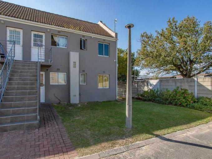 2 Bedroom Apartment for Sale For Sale in Paarl - MR677514