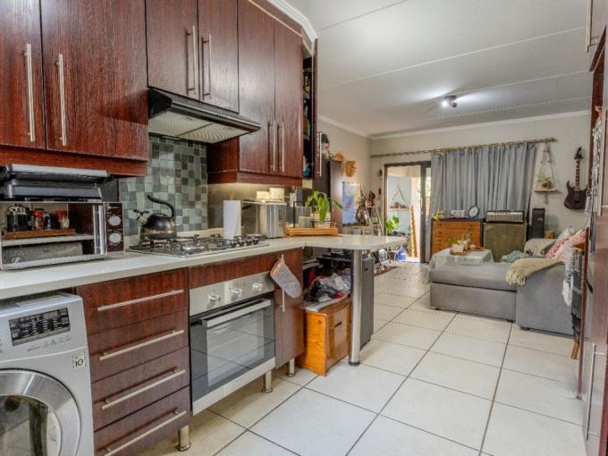 2 Bedroom Simplex for Sale For Sale in Greenstone Hill - MR677531