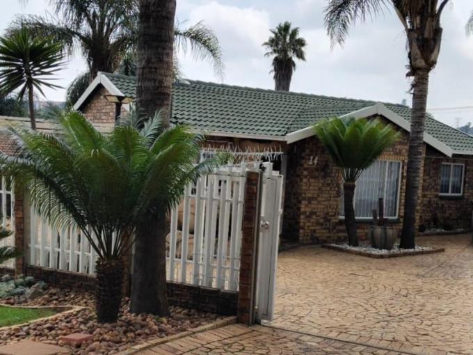 3 Bedroom House for Sale For Sale in Suideroord - MR677536