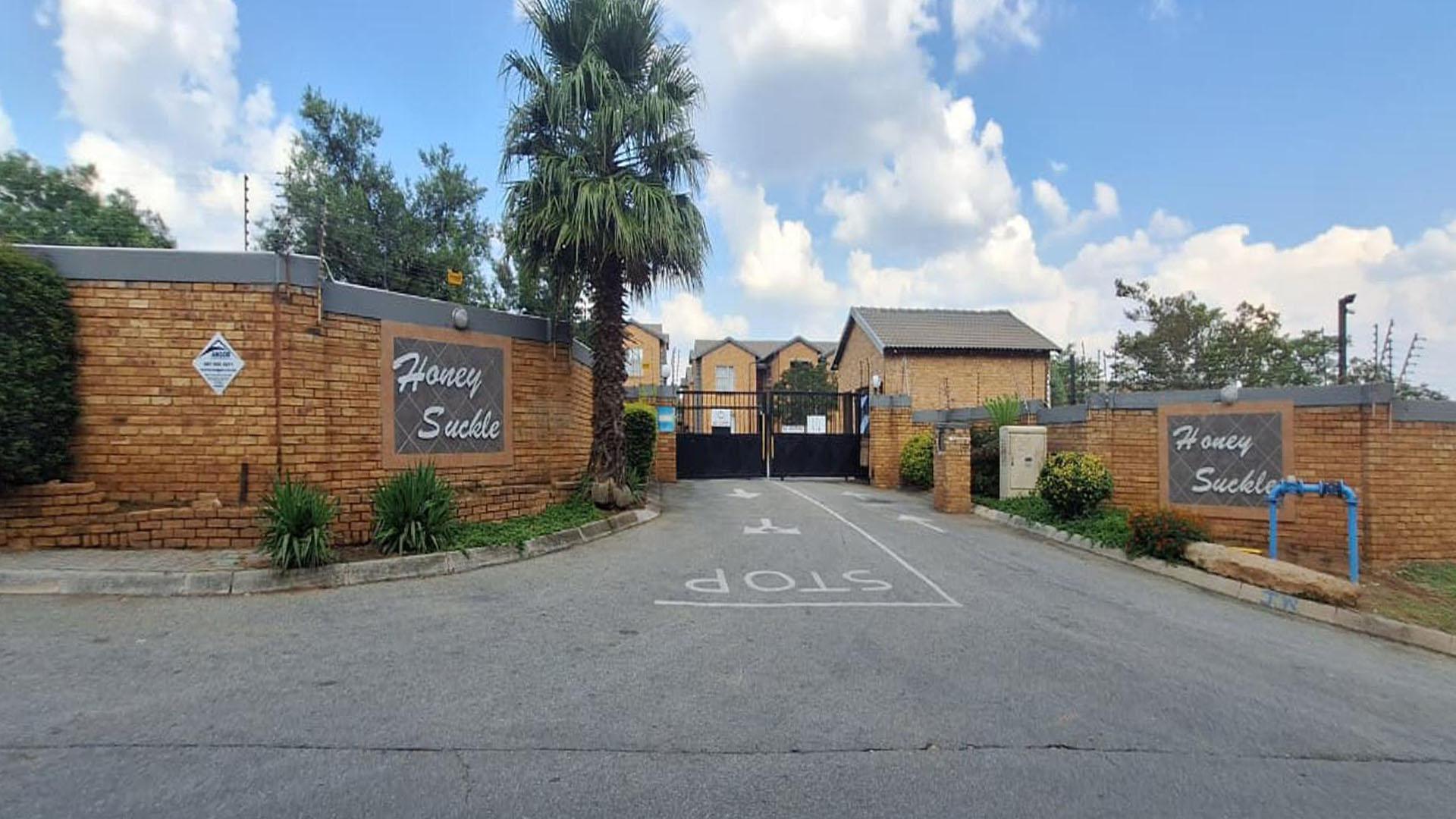 Front View of property in Honey Park