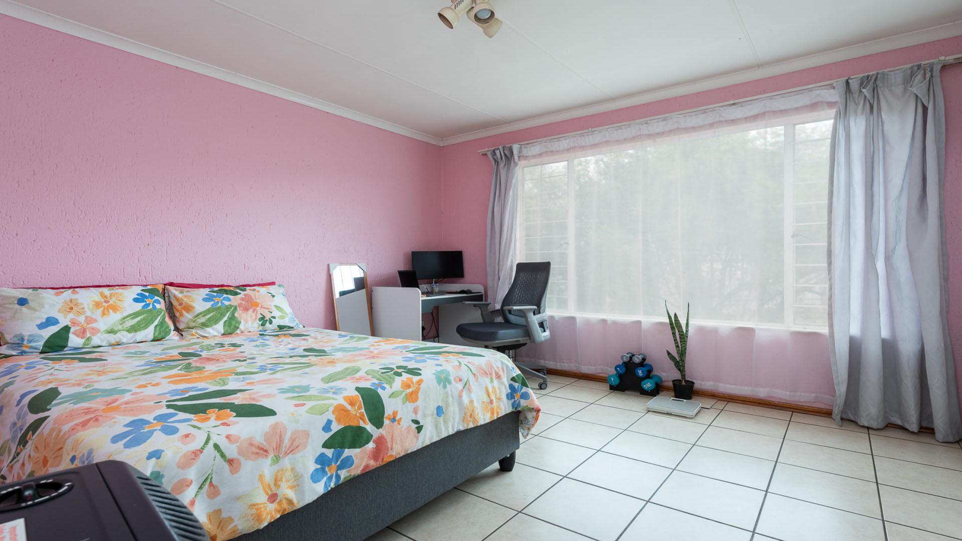 Bed Room 2 of property in Ridgeway