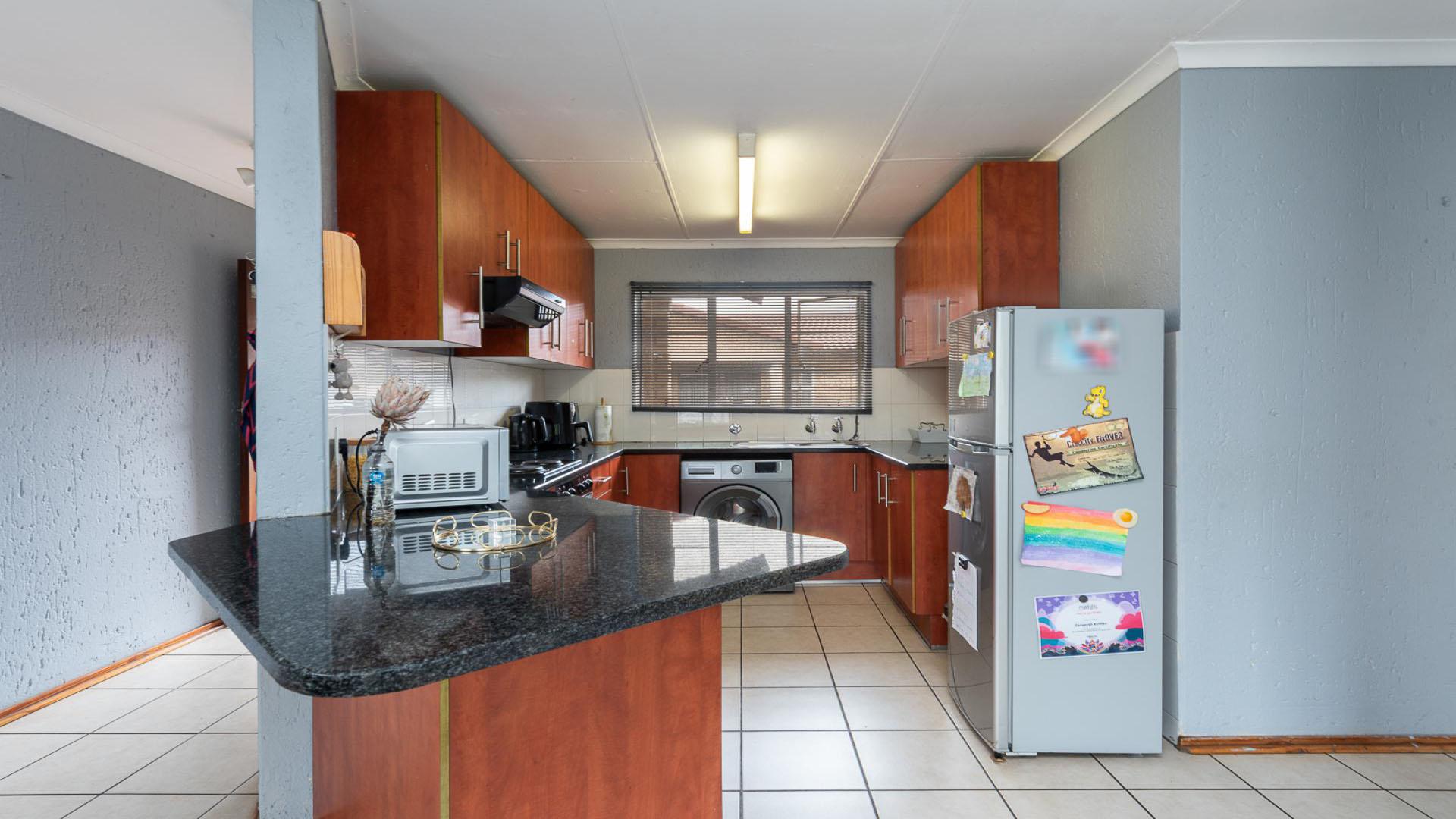 Kitchen of property in Ridgeway