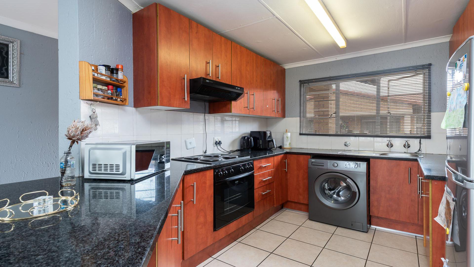 Kitchen of property in Ridgeway